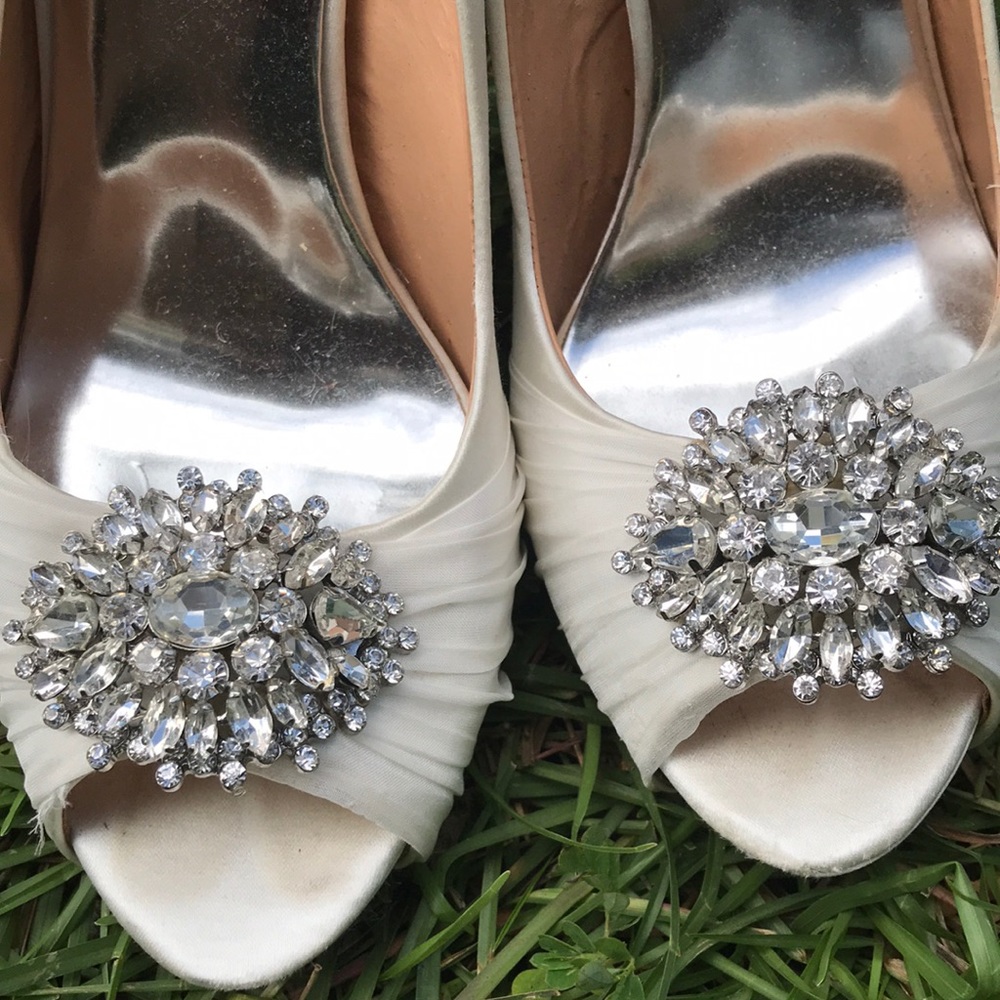 Badgley Mischka satin heels Sz 8.5M - Picture 2 of 8